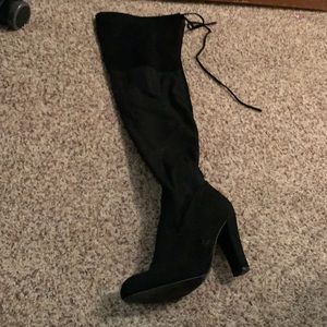 Black thigh high zip up boots 🖤